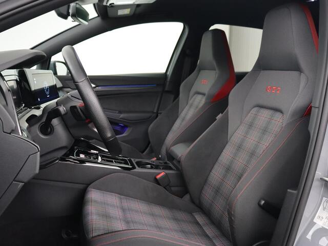Volkswagen GOLF 2.0 TSI GTI | Carplay | Sfeerverlichting | LED Plus | Sportstoelen | Parkeerhulp | Cruise control | Digital Cockpit | Climate control