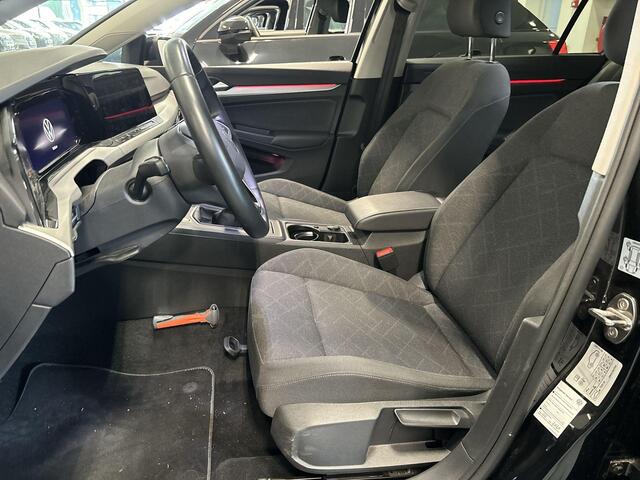 Volkswagen GOLF Variant 1.0 TSI 110pk Life · Apple/Android Car Play · Camera · Navigatie · Sfeerverlichting · Stoelverwarming · 16'' Inch · Garantie t/m 15-06-2027 of 100.000km