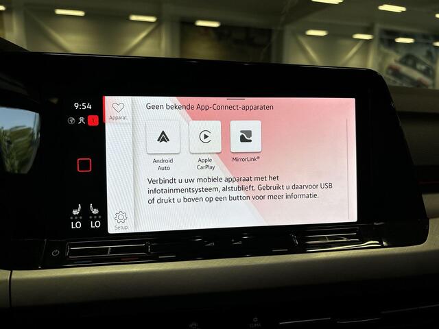 Volkswagen GOLF Variant 1.0 TSI 110pk Life · Apple/Android Car Play · Camera · Navigatie · Sfeerverlichting · Stoelverwarming · 16'' Inch · Garantie t/m 15-06-2027 of 100.000km
