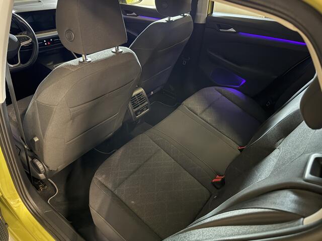 Volkswagen GOLF 1.0 eTSI Life Business | Camera | Stoel/Stuurverw. | Apple Carplay | LED | Navi