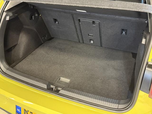 Volkswagen GOLF 1.0 eTSI Life Business | Camera | Stoel/Stuurverw. | Apple Carplay | LED | Navi