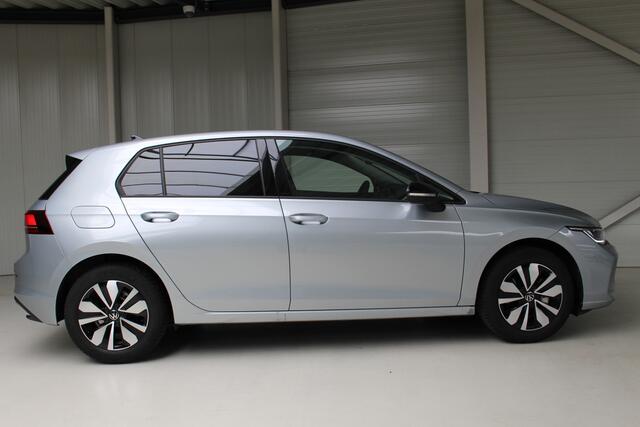 Volkswagen GOLF 1.5 TSI Life | Navigatie | PDC | Camera | LM'16 | Side Assist