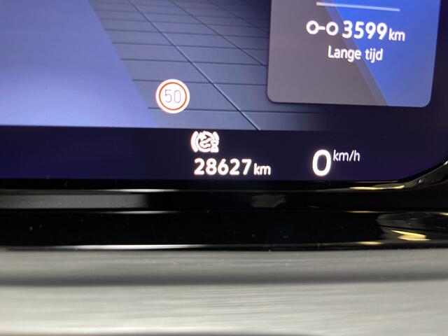 Volkswagen GOLF 1.5 TSI Style / PANO/ / ELEKTR. TREKHAAK/ ADAPT. CRUISE/ ELEKTR. STOEL/ PARK. SENSOREN + CAMERA/ APP-CONNECT/ 3-ZONE CLIMA/ 17" LMV/ MATRIX/ NAVI/ DAB