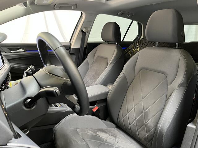 Volkswagen GOLF 1.5 TSI Style / PANO/ / ELEKTR. TREKHAAK/ ADAPT. CRUISE/ ELEKTR. STOEL/ PARK. SENSOREN + CAMERA/ APP-CONNECT/ 3-ZONE CLIMA/ 17" LMV/ MATRIX/ NAVI/ DAB