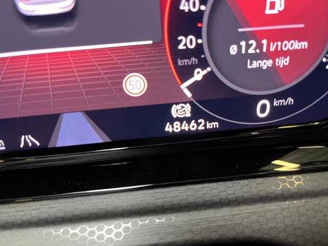 Volkswagen GOLF 2.0 TSI GTI Clubsport / AUTOMAAT/ 300 PK/ PANO/ LEER/ HARMAN KARDON/ ELEKTR STOEL/ STOEL VENTILATIE/ STOEL-STUUR VERWARM./ PARK. SENSOREN + CAMERA/ KEYLESS/ 3-ZONE CLIMA/ 19" LMV/ ADAPT. CRUISE/ RIJ-MODI/ APP-CON