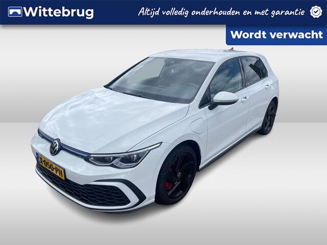 Volkswagen GOLF 1.4 eHybrid GTE / Navigatie / Parkeersensoren V+A / App connect / Stoelverwaming /