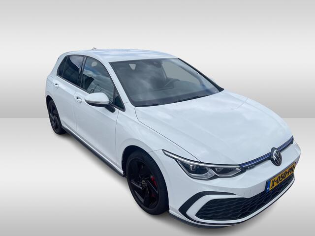 Volkswagen GOLF 1.4 eHybrid GTE / Navigatie / Parkeersensoren V+A / App connect / Stoelverwaming /