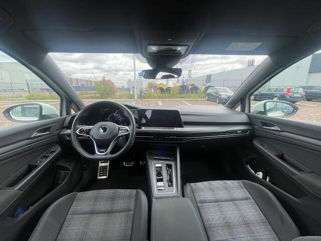 Volkswagen GOLF 1.4 eHybrid GTE / Navigatie / Parkeersensoren V+A / App connect / Stoelverwaming /