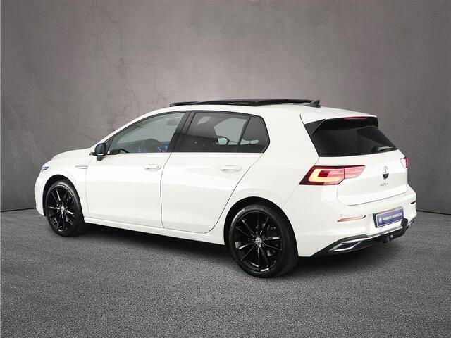 Volkswagen GOLF Style 1.5 eTSI 150pk DSG Automaat Trekhaak, Panoramadak, Adaptive cruise control, Navigatie, Parkeersensoren, App connect, LED koplampen, Stoelverwarming