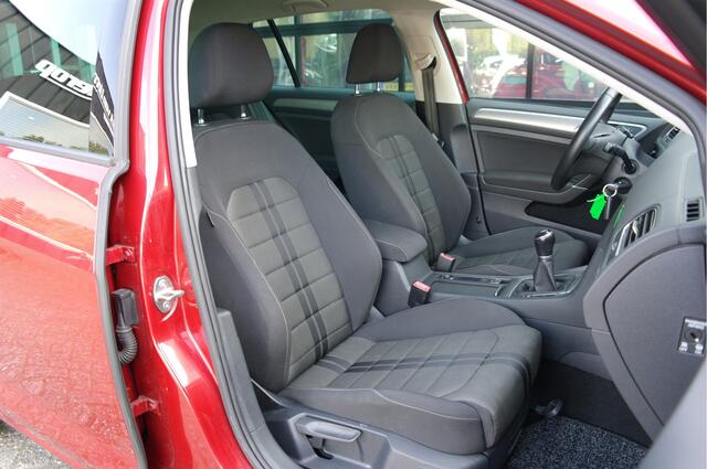 Volkswagen GOLF 1.0 TSI Connected Series | Cruise | Navi | Clima | Camera