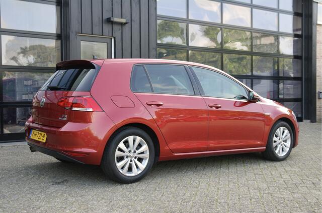 Volkswagen GOLF 1.0 TSI Connected Series | Cruise | Navi | Clima | Camera