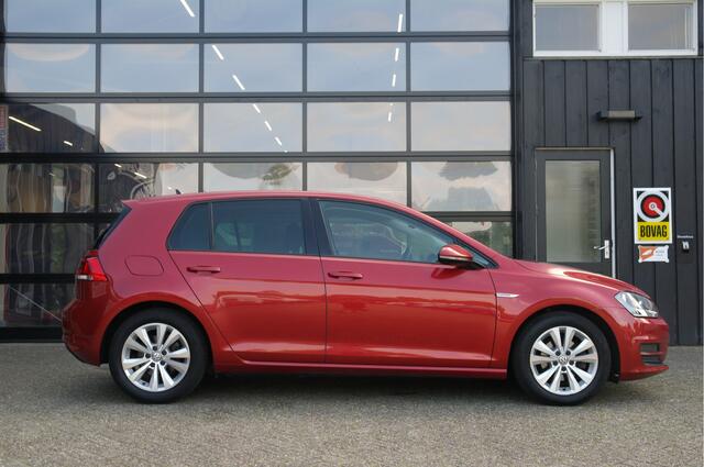 Volkswagen GOLF 1.0 TSI Connected Series | Cruise | Navi | Clima | Camera