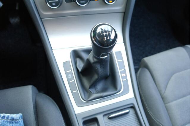 Volkswagen GOLF 1.0 TSI Connected Series | Cruise | Navi | Clima | Camera
