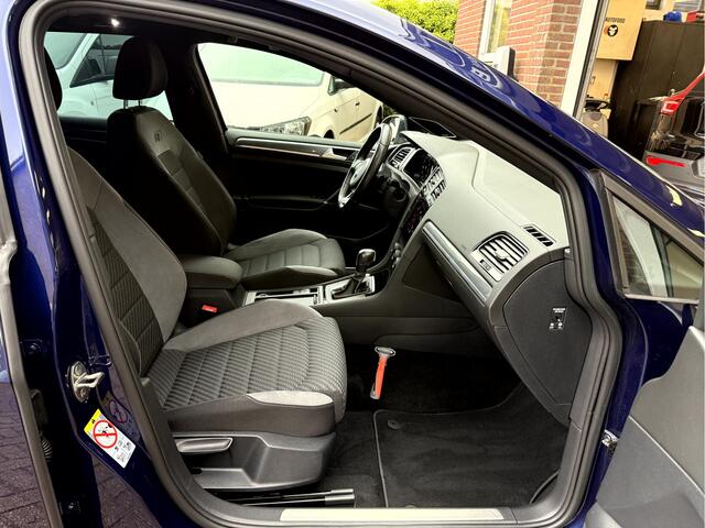 Volkswagen GOLF Variant 1.5 TSI Highline R-Line Panoramadak, Camera, Trekhaak