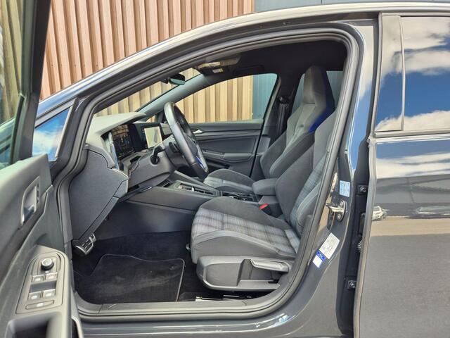Volkswagen GOLF 1.4 eHybrid GTE | BTW | IQ | Camera | Carplay | Stuur-stoelverw.