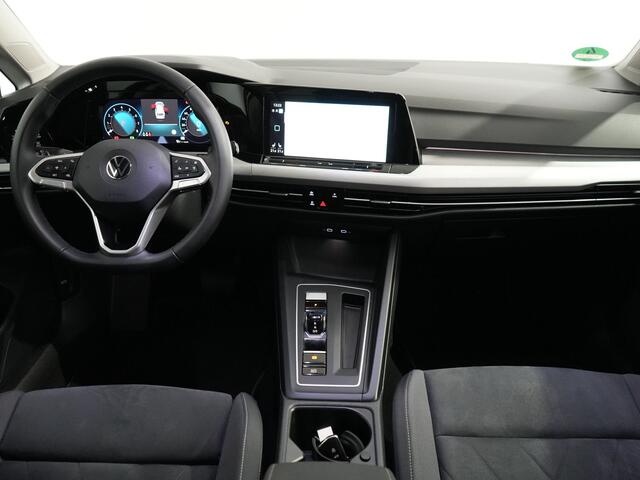 Volkswagen GOLF Variant 1.0 eTSI Life Business | Winterpakket | ACC | Camera| Trekhaak