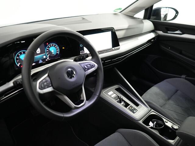 Volkswagen GOLF Variant 1.0 eTSI Life Business | Winterpakket | ACC | Camera| Trekhaak