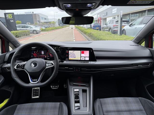 Volkswagen GOLF 1.4 eHybrid 245pk DSG GTE / 18" LMV / LED Mistlampen / Stuur en Stoelverwarming / Keyless / Alarm / Dode Hoek / Navi / App Connect