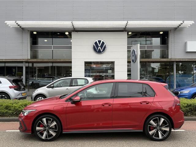 Volkswagen GOLF 1.4 eHybrid 245pk DSG GTE / 18" LMV / LED Mistlampen / Stuur en Stoelverwarming / Keyless / Alarm / Dode Hoek / Navi / App Connect