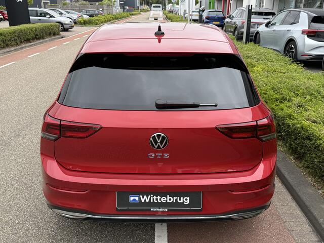 Volkswagen GOLF 1.4 eHybrid 245pk DSG GTE / 18" LMV / LED Mistlampen / Stuur en Stoelverwarming / Keyless / Alarm / Dode Hoek / Navi / App Connect