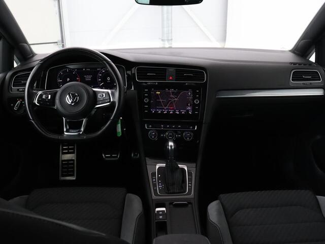 Volkswagen GOLF 2.0 TDI R Line | Full LED | Adaptive cruise | Carplay | Sportstoelen | Virtual Cockpit | Verwarmde voorruit | Navigatie | Parkeerhulp