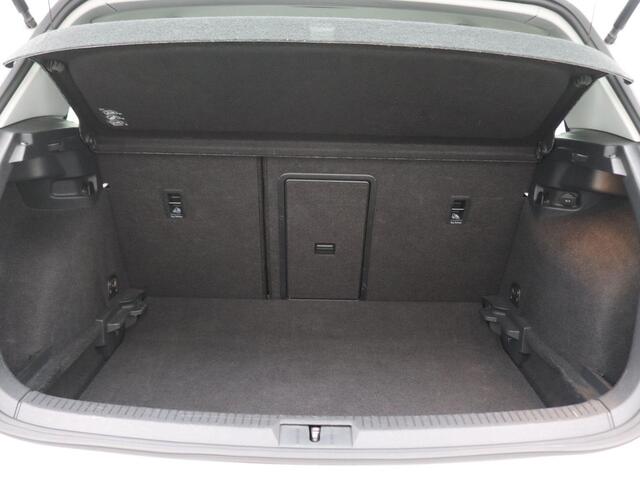 Volkswagen GOLF 1.0 TSI Comfortline 110PK DSG Adaptieve Cruise Controle, Achteruitrijcamera, PDC voor en achter, Navi, Clima, Stoelverwarming, 16" LM Velgen