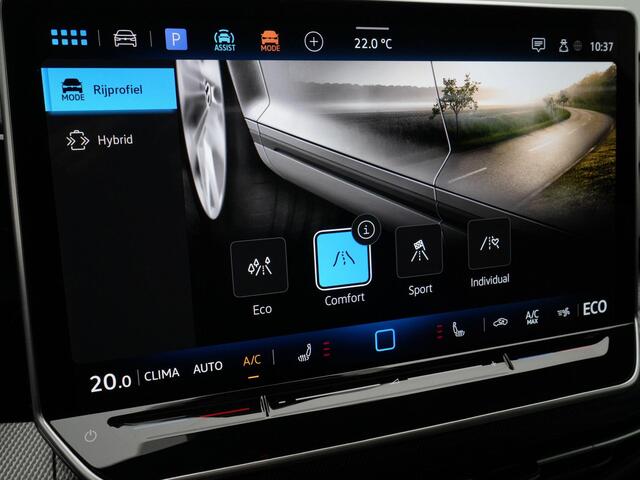 Volkswagen GOLF 1.5 eHybrid GTE 272 pk DSG | Black Style | Panoramadak | Trekhaak | Head-Up Display | 360 Camera | 18 inch