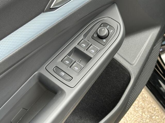 Volkswagen GOLF 1.5 TSI 150pk GOAL | Trekhaak | Camera | Adapt. Cruise | IQ light | Rijklaar incl. garantie