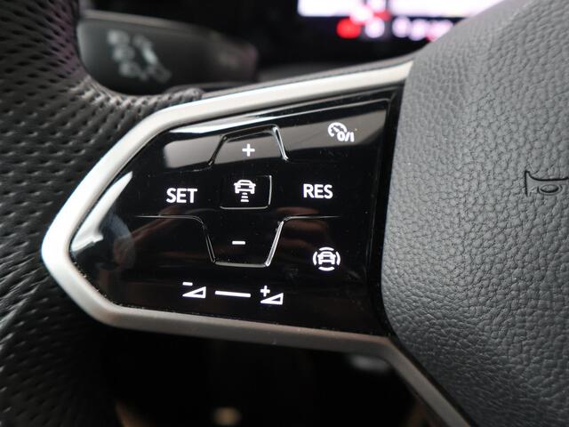 Volkswagen GOLF 1.4 eHybrid GTE | 245 PK | SoH 91% | Trekhaak wegklapbaar | Achteruitrijcamera | IQ.Light LED koplampen |