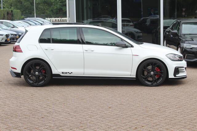 Volkswagen GOLF 2.0 TSI GTI TCR / Akrapovic / Panoramadak / Camera / 19'' / Leder / Navigatie / Keyless / Dynaudio / Dodehoek / Stoelverwarming / DAB / ACC