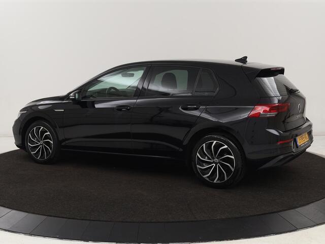 Volkswagen GOLF 1.5 TSI Life | Stoel & stuurverwarming | Carplay | Adaptive cruise | Sfeerverlichting | Navigatie | Full LED | Parkeerhulp