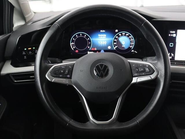 Volkswagen GOLF 1.5 TSI Life | Stoel & stuurverwarming | Carplay | Adaptive cruise | Sfeerverlichting | Navigatie | Full LED | Parkeerhulp