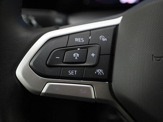 Volkswagen GOLF 1.5TSI/130PK Style · Navigatie · Stoel-& stuurverwarming · Massagefunctie