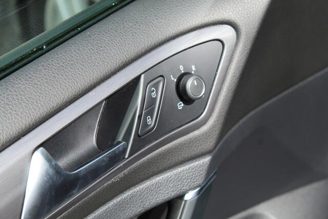 Volkswagen GOLF 1.5 TSI Comfortline Business