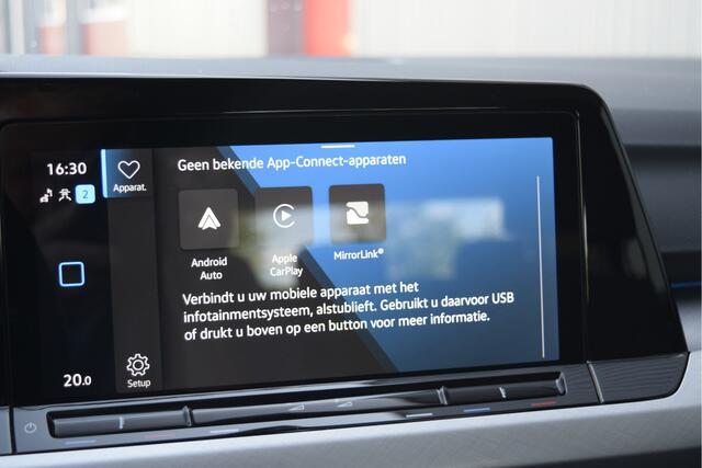 Volkswagen GOLF 1.0 TSI Life Adaptive cruise, Camera, Carplay, DAB, Navi