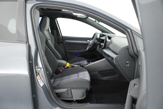 Volkswagen GOLF 1.5 272pk eHybrid GTE Trekhaak 360Camera Head-Up Panoramadak Keyless Navigatie