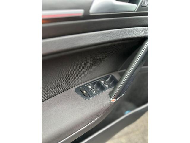 Volkswagen GOLF 2.0 TSI GTI Performance
