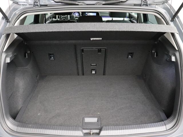 Volkswagen GOLF 1.0 TSI Life | ACC | Android Auto/ Carplay | Stoelverwarming!