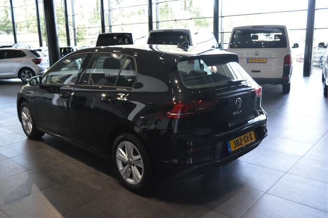 Volkswagen GOLF 1.5 TSI Life clima cruise app connect pdc led 16 inch !!