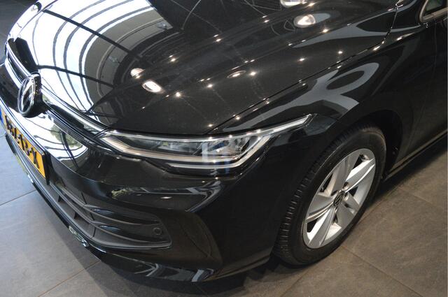 Volkswagen GOLF 1.5 TSI Life clima cruise app connect pdc led 16 inch !!
