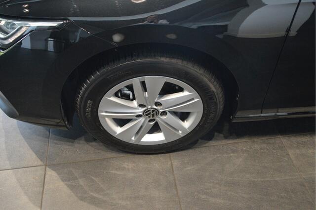Volkswagen GOLF 1.5 TSI Life clima cruise app connect pdc led 16 inch !!