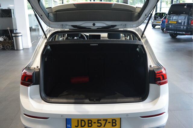 Volkswagen GOLF 1.5 TSI Life clima cruise led pdc app connect 16 inch !!