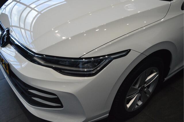 Volkswagen GOLF 1.5 TSI Life clima cruise led pdc app connect 16 inch !!