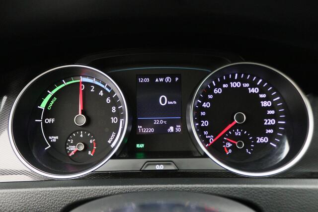 Volkswagen GOLF 1.4 TSI GTE Connected Series Climate, ACC, Apple Carplay, LED, Stoelverwarming, Trekhaak, 18''