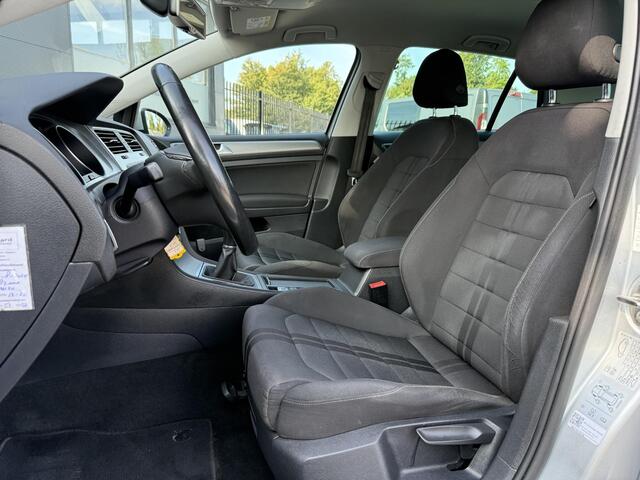Volkswagen GOLF 1.0 TSI Business Edition Connected Navi,Dealer onderhouden,Camera,6 Bak,Clima,Cruise,116pk,Lm velgen,Pdc V+A,N.A.P,Apk tot 02-2026