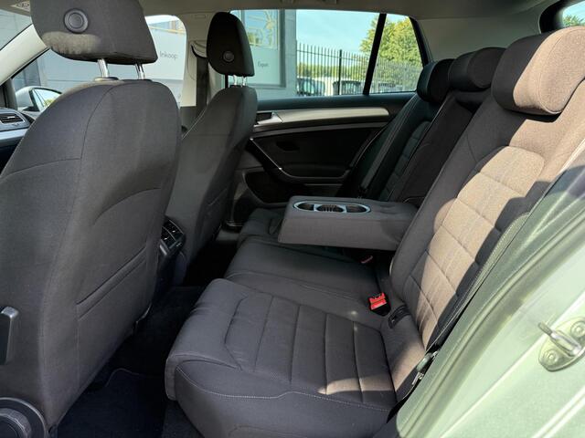 Volkswagen GOLF 1.0 TSI Business Edition Connected Navi,Dealer onderhouden,Camera,6 Bak,Clima,Cruise,116pk,Lm velgen,Pdc V+A,N.A.P,Apk tot 02-2026