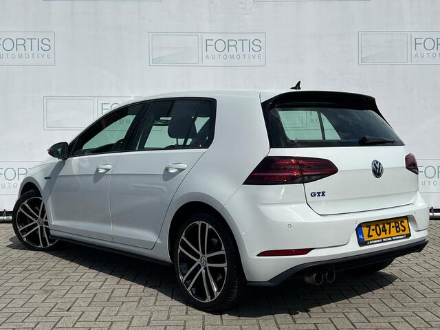 Volkswagen GOLF 1.4 TSI PHEV GTE 7.5 STOELVERW | WINTERSET OP ORIGINELE VELGEN | PDC VOOR & ACHTER | APK T/M 27