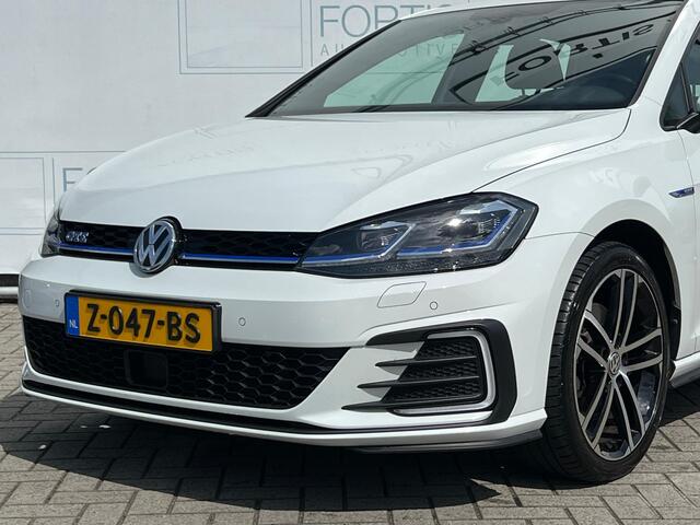 Volkswagen GOLF 1.4 TSI PHEV GTE 7.5 STOELVERW | WINTERSET OP ORIGINELE VELGEN | PDC VOOR & ACHTER | APK T/M 27