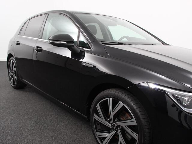Volkswagen GOLF 1.5 eTSI Style Climate control | Adeptieve cruise control | LED Matrix koplampen | Stoel / Stuurverwarming | PDC VA + Camera | Apple carplay/ Andriod auto