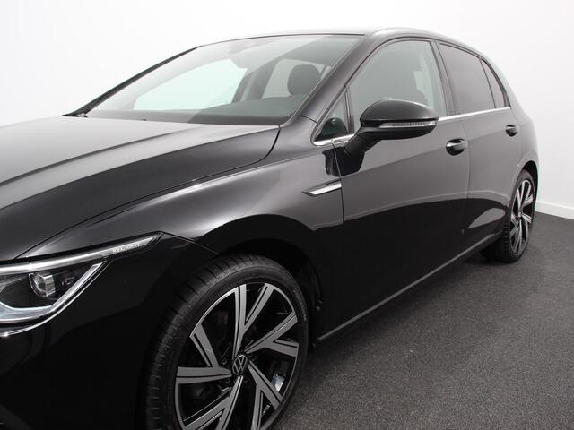 Volkswagen GOLF 1.5 eTSI Style Climate control | Adeptieve cruise control | LED Matrix koplampen | Stoel / Stuurverwarming | PDC VA + Camera | Apple carplay/ Andriod auto